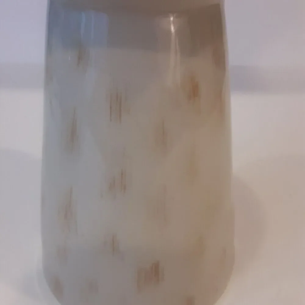 Unbranded pedestal ceramic