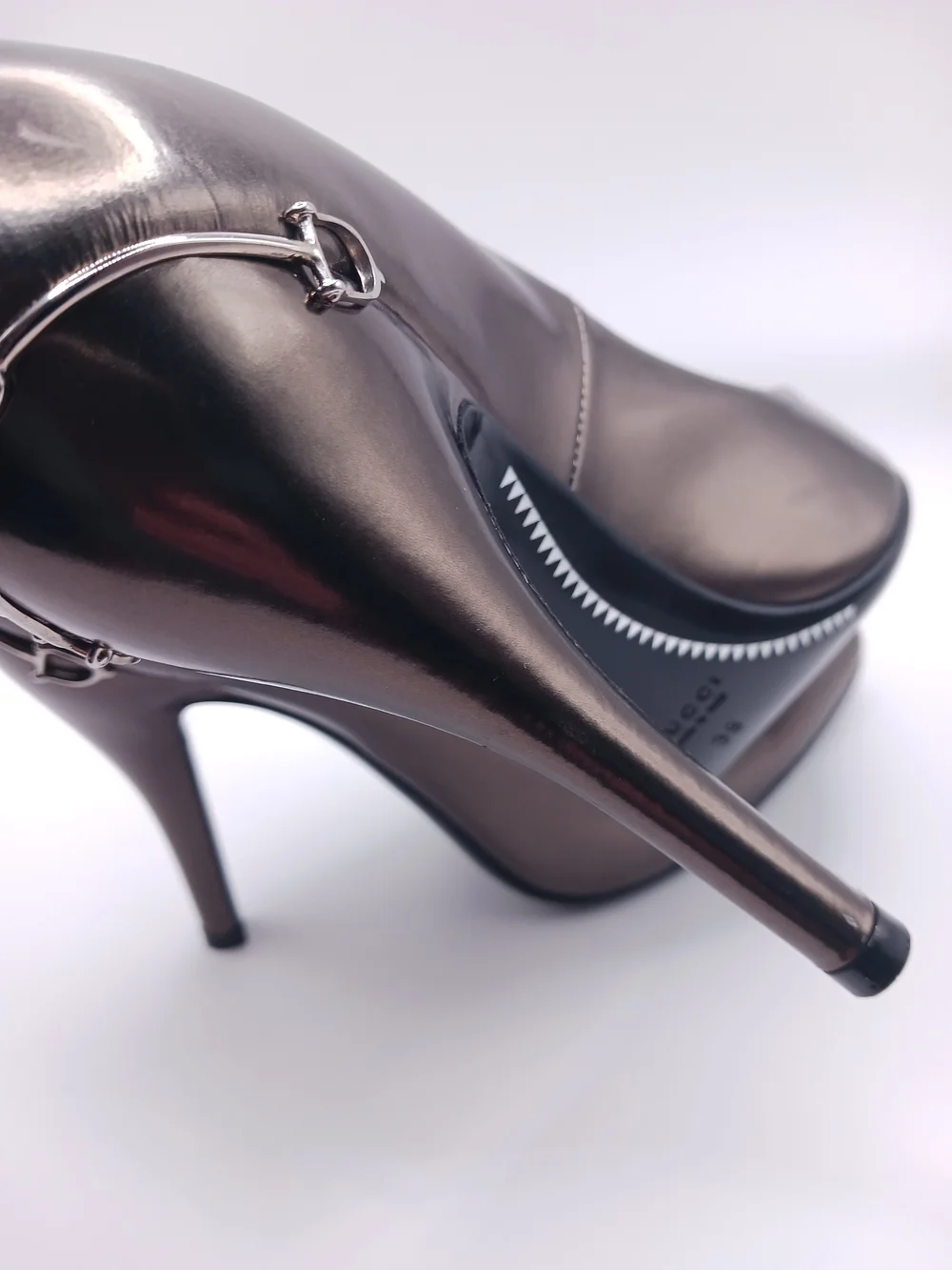 Gucci - Leather High-Heel Pumps in Metallic Bronze