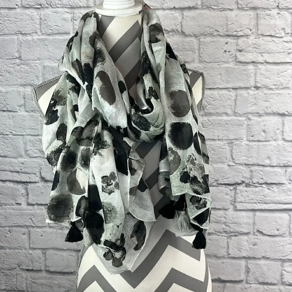 Scarf Black and White with Pink Accent Tassel Corners