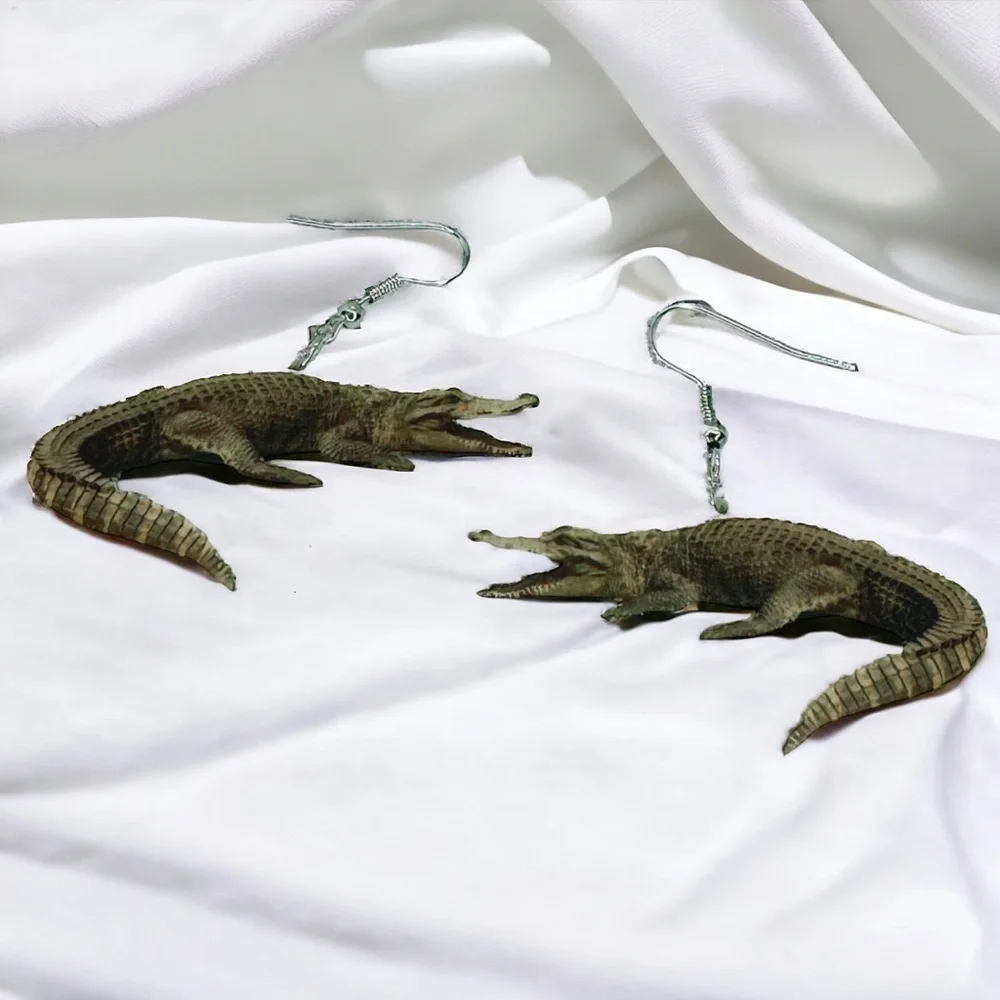 𝗥𝗵𝘆𝘁𝗵𝗺𝘀 𝗼𝗳 𝗚𝗿𝗮𝗰𝗲 𝗖𝗿𝗲𝗮𝘁𝗶𝘃𝗲 alligator dangle