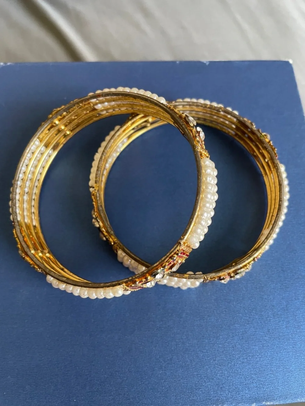 N/A elegant gold