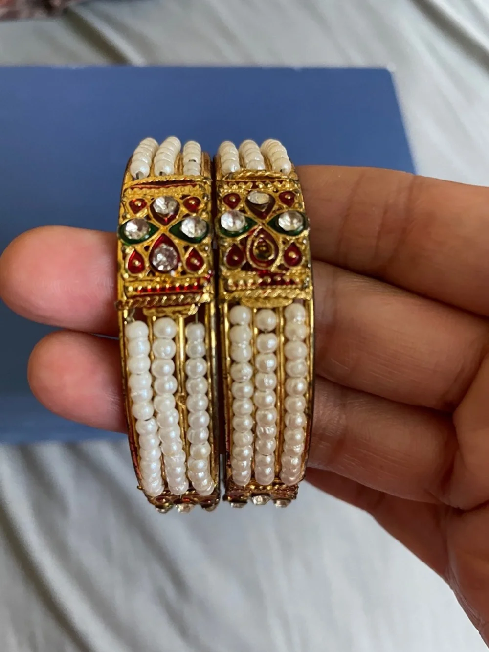 N/A elegant gold