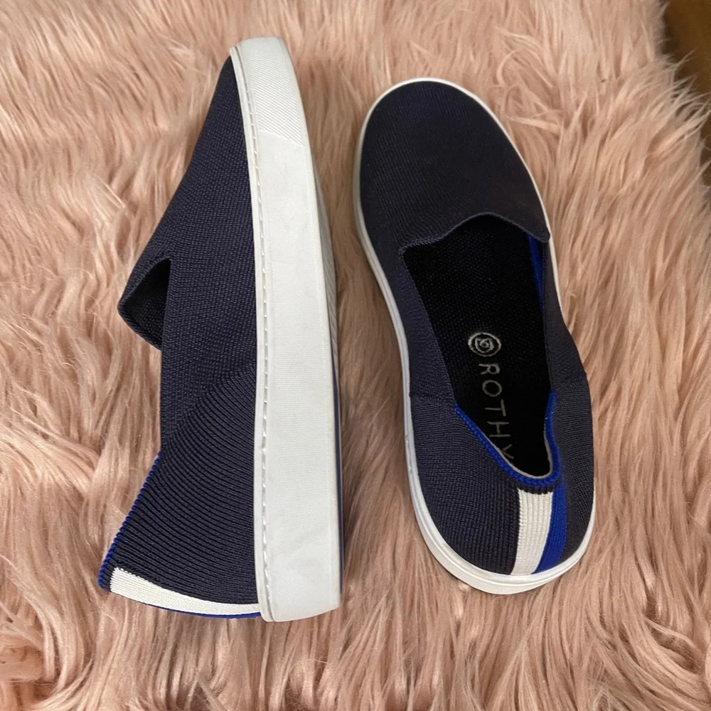Rothys deep navy blue size 9.5 woman’s sneakers