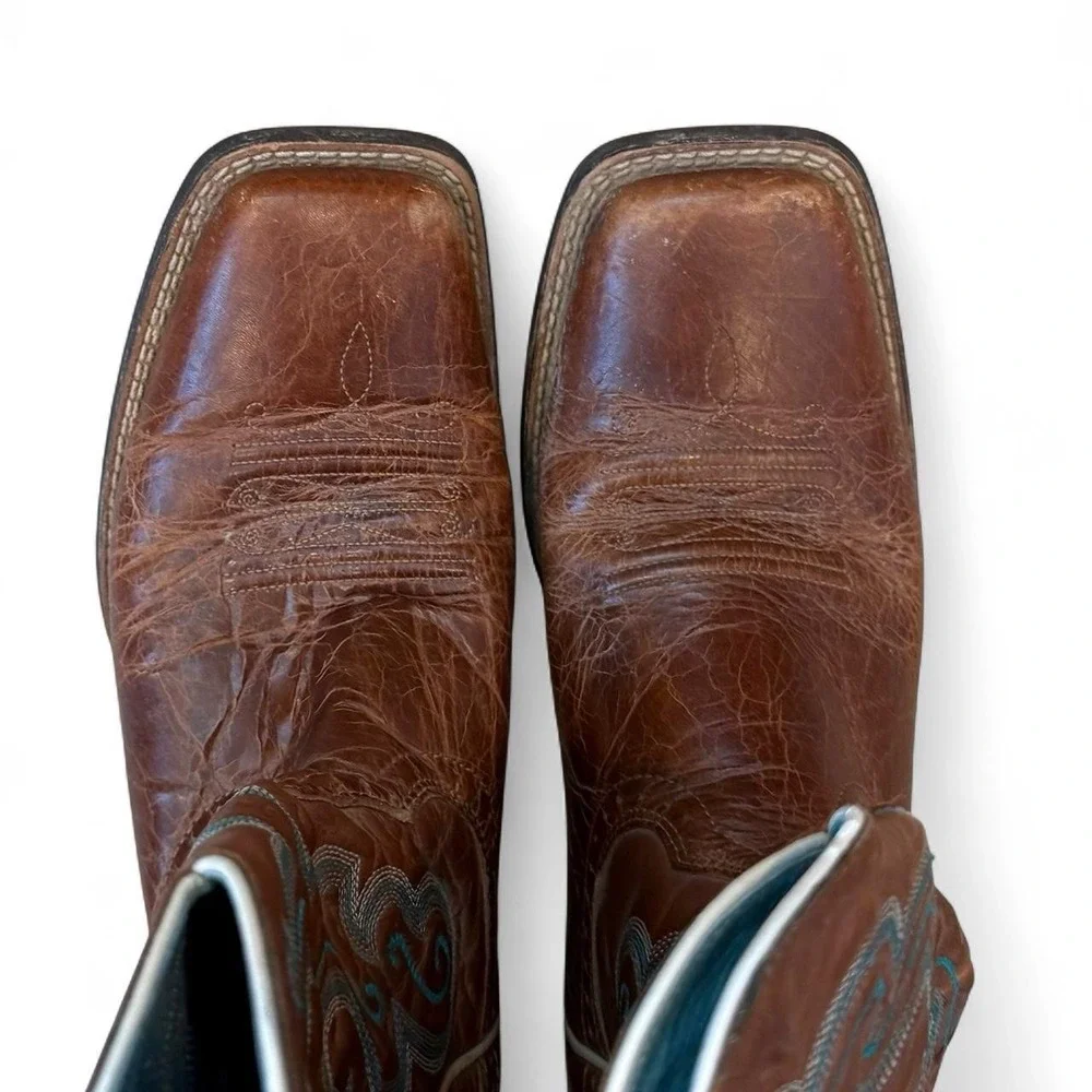Ariat blue embroidered