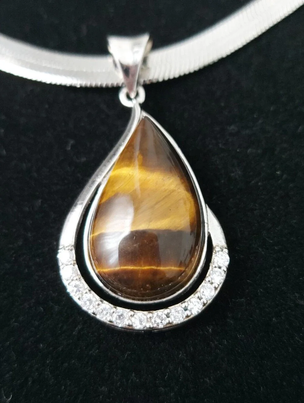 N/A elegant teardrop