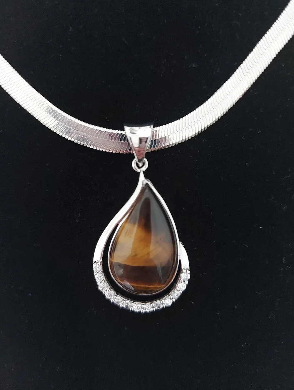 N/A elegant teardrop