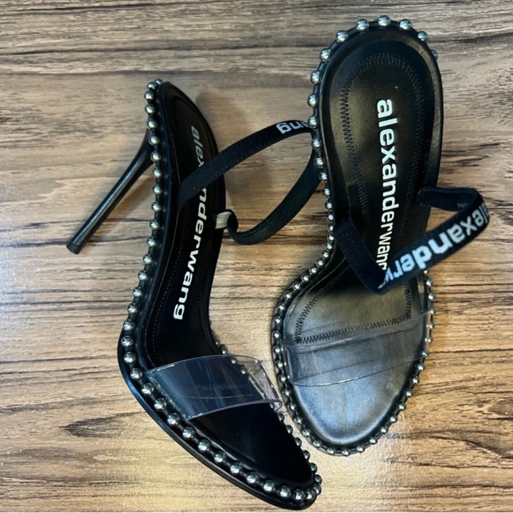Alexander Wang reposhing this