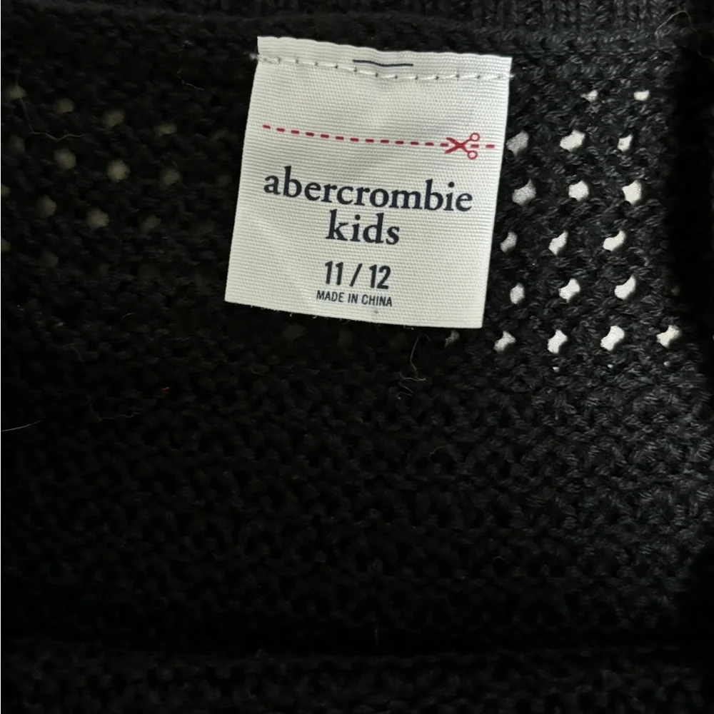 Abercrombie Kids black crochet top 11/12