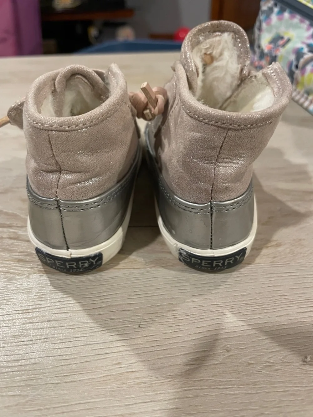 Sperry size 4m