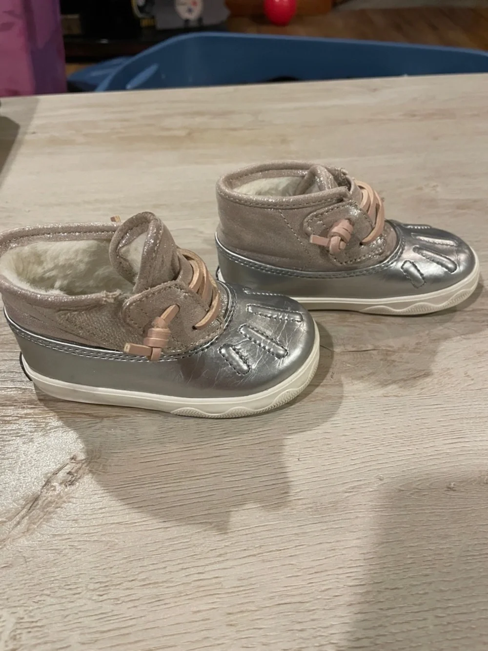 Sperry size 4m