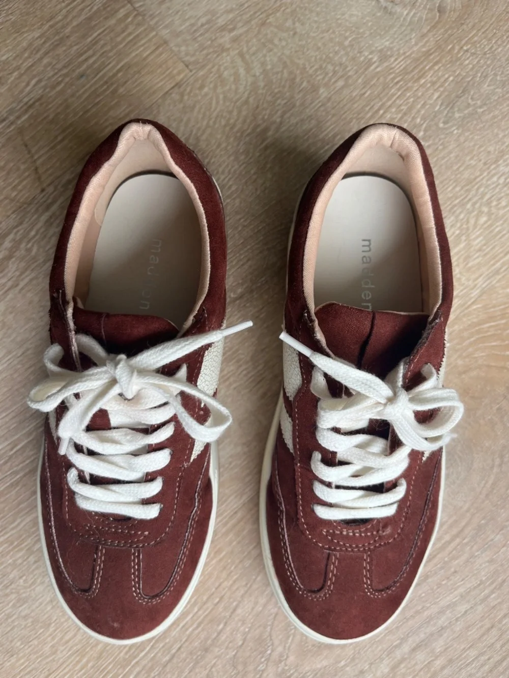 Madden girl Livvyy platform sneakers dark rust 5