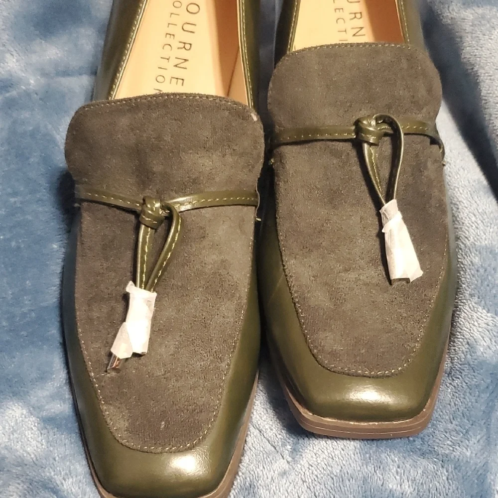 Journee Collection Green Heeled Loafers with Classic Design Nwot