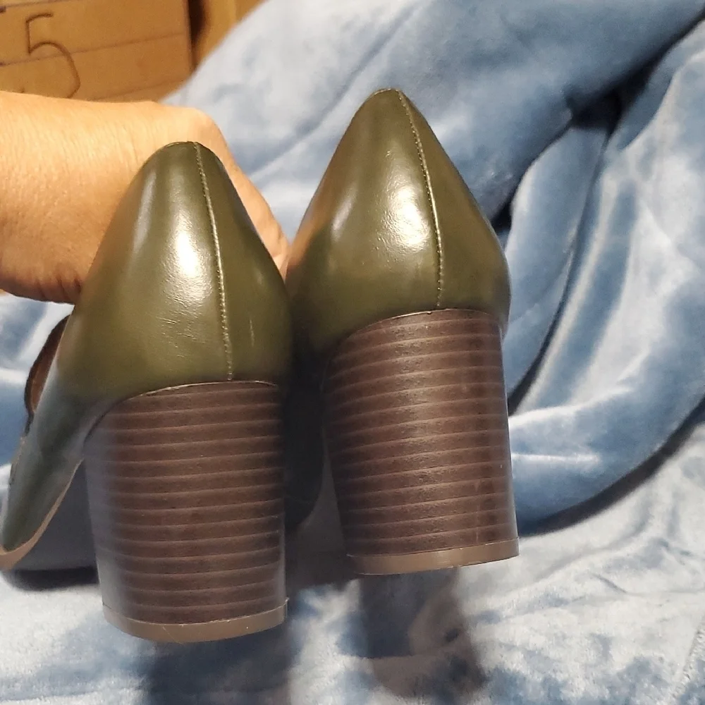 Journee Collection Green Heeled Loafers with Classic Design Nwot