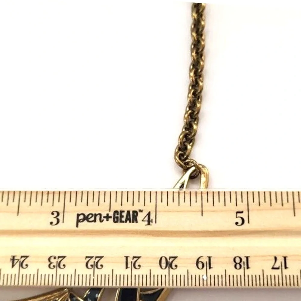 Unbranded or provides wear
