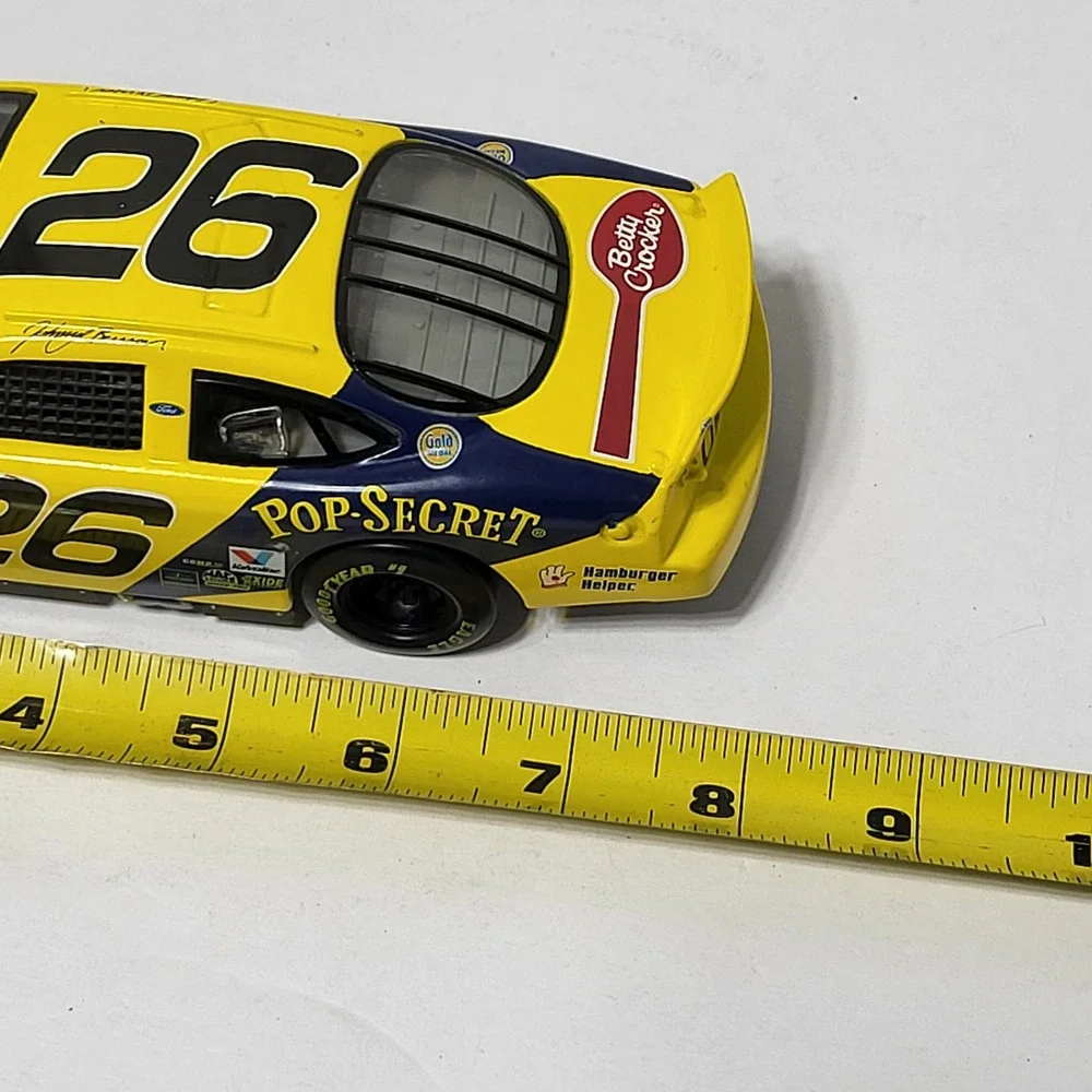 Racing Champions 1998 Johnny Benson 26 Cheerios Ford Taurus 1:24 Diecast Car