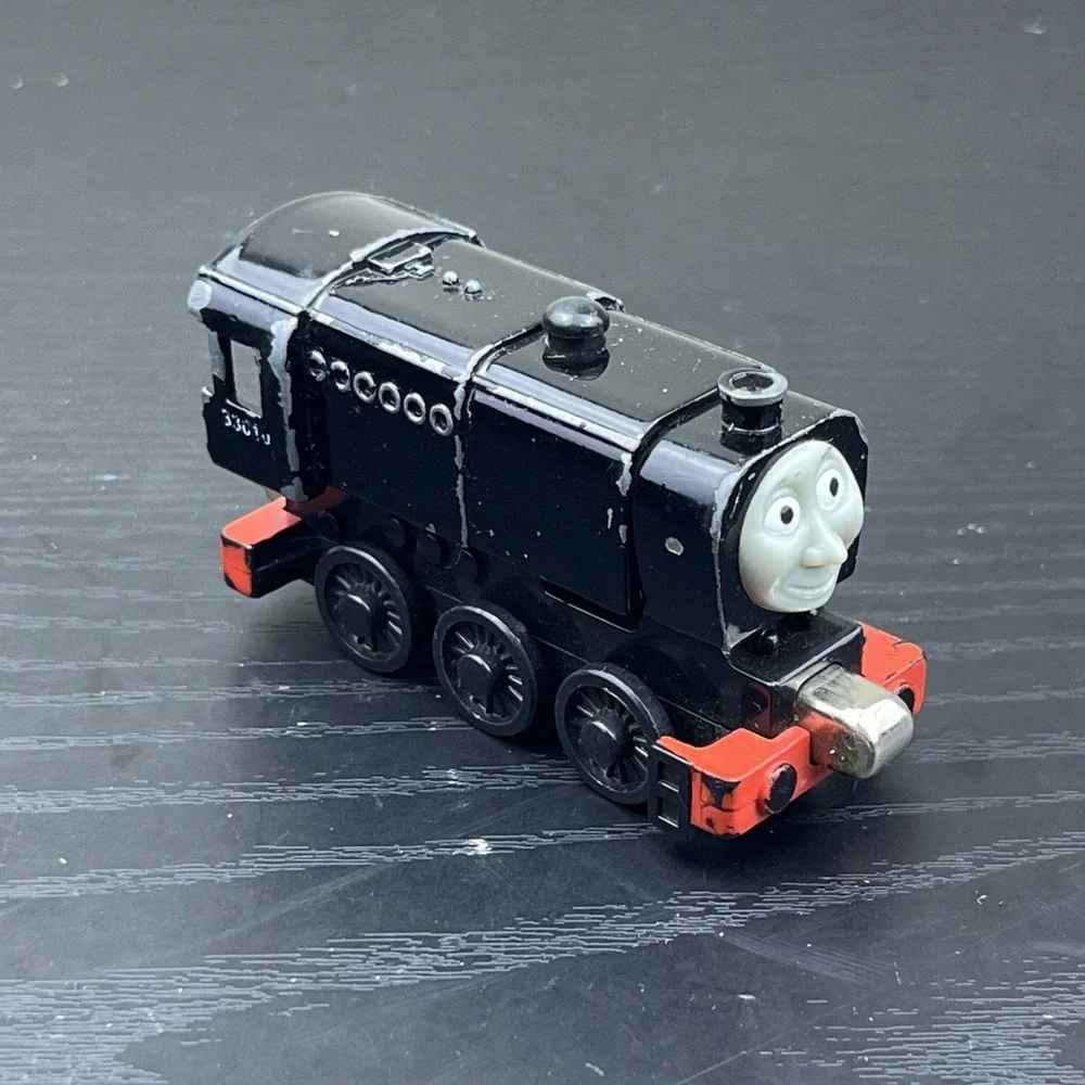 Thomas & Friends Neville 2006 Take Along Die-Cast Train Engine Magnetic