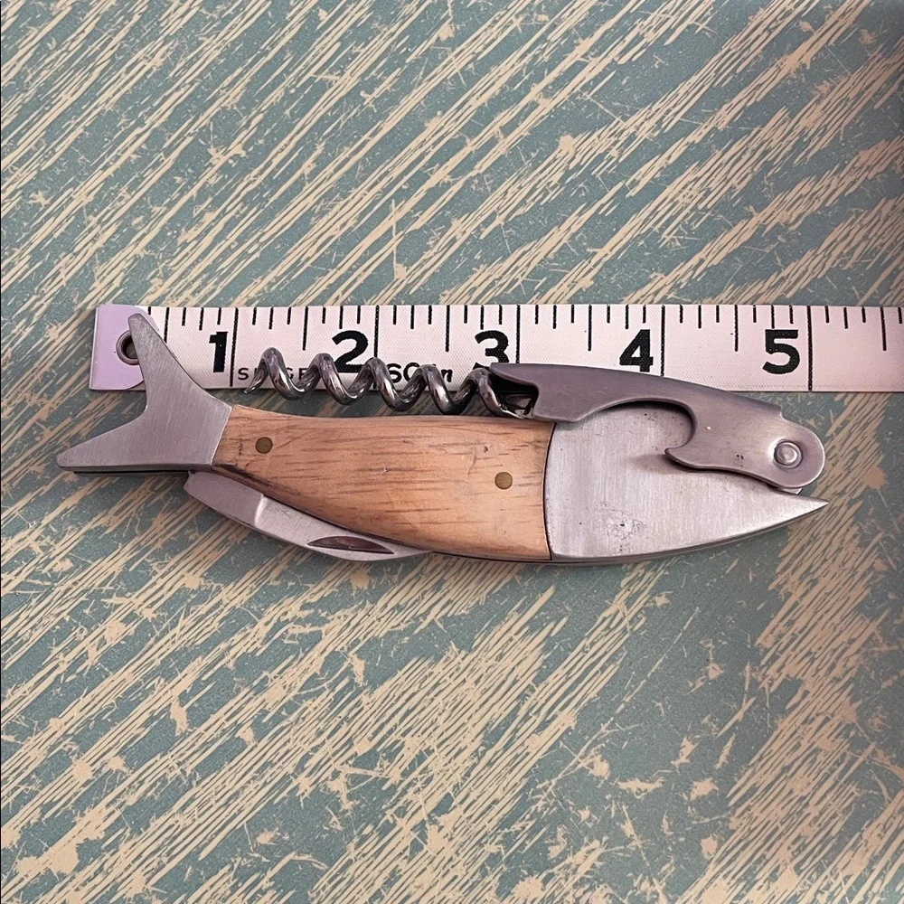 Kikkerland opener wood bottle