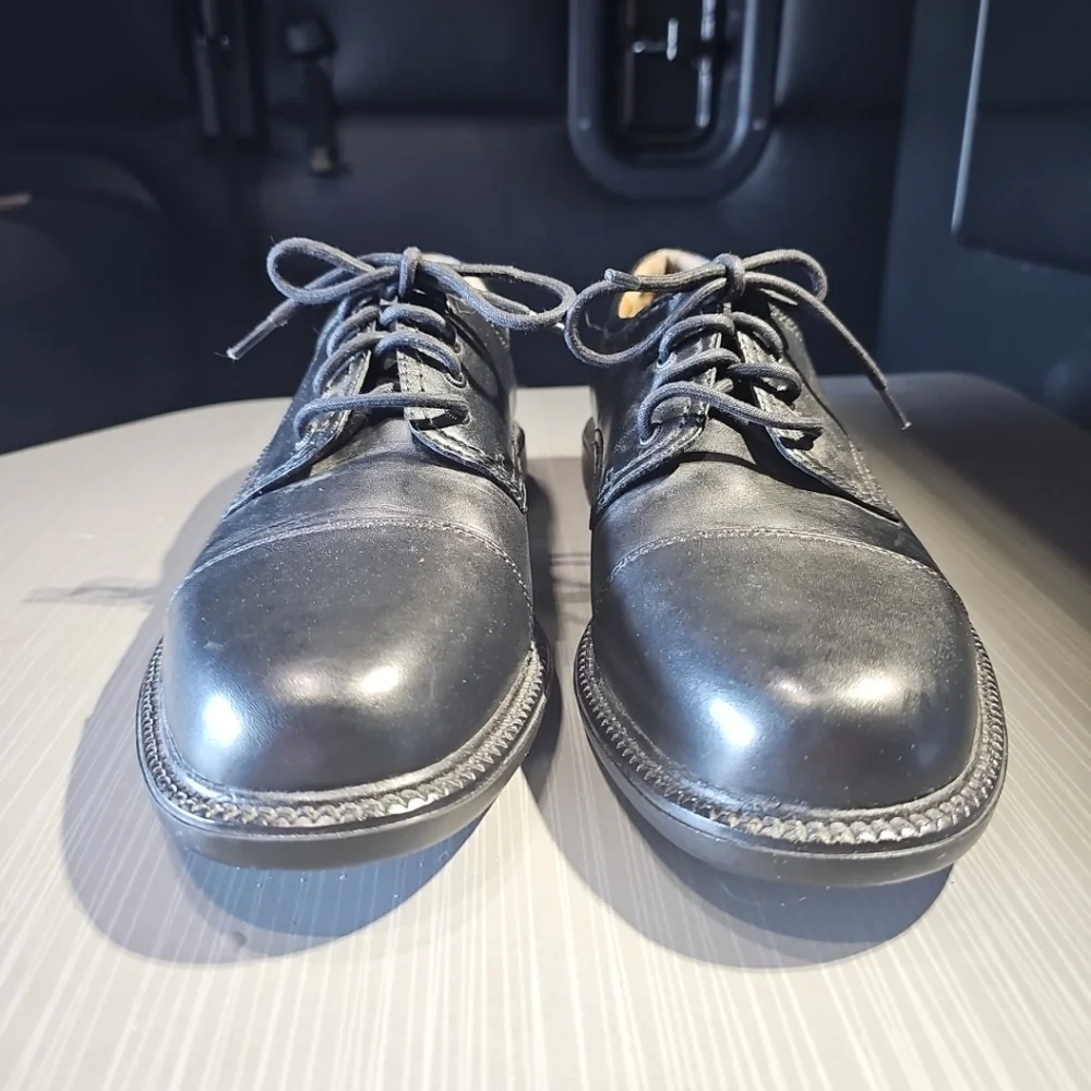Dockers Gordon 90-2214 Mens 9M Black Oxfords & Lace Ups Cap Toe Shoes NWOT Cond.