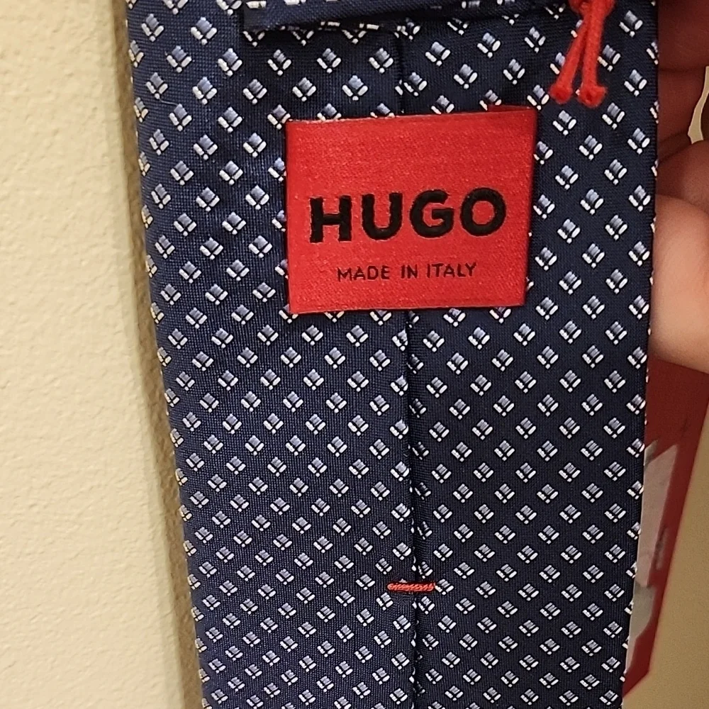 HUGO blue tie