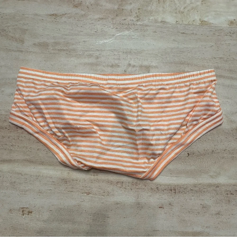 N2N Bodywear reposhing this