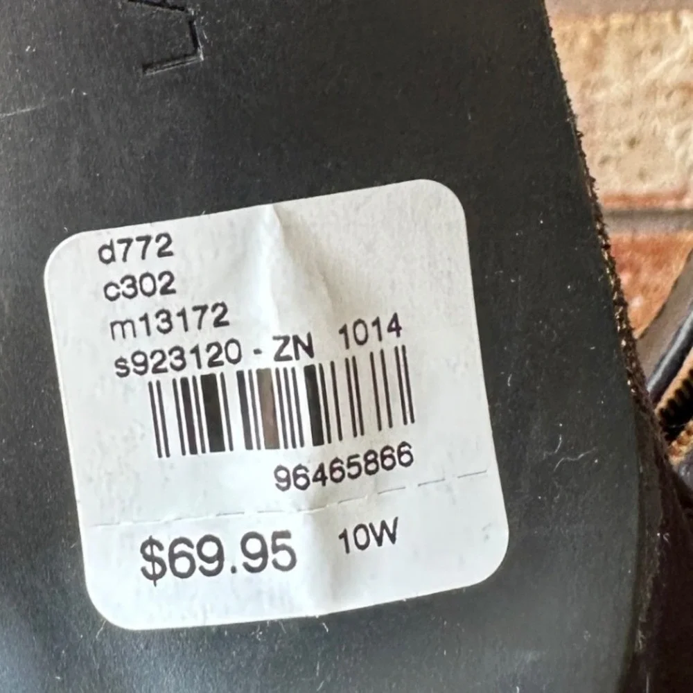 Lane Bryant Gold Metallic Pointed Toe Ankle Strap Kitten Heels Black 10W Wide