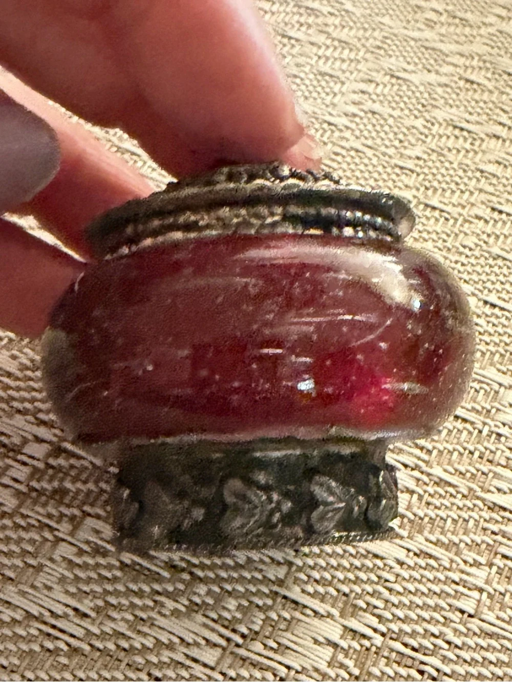 Vintage red snuff