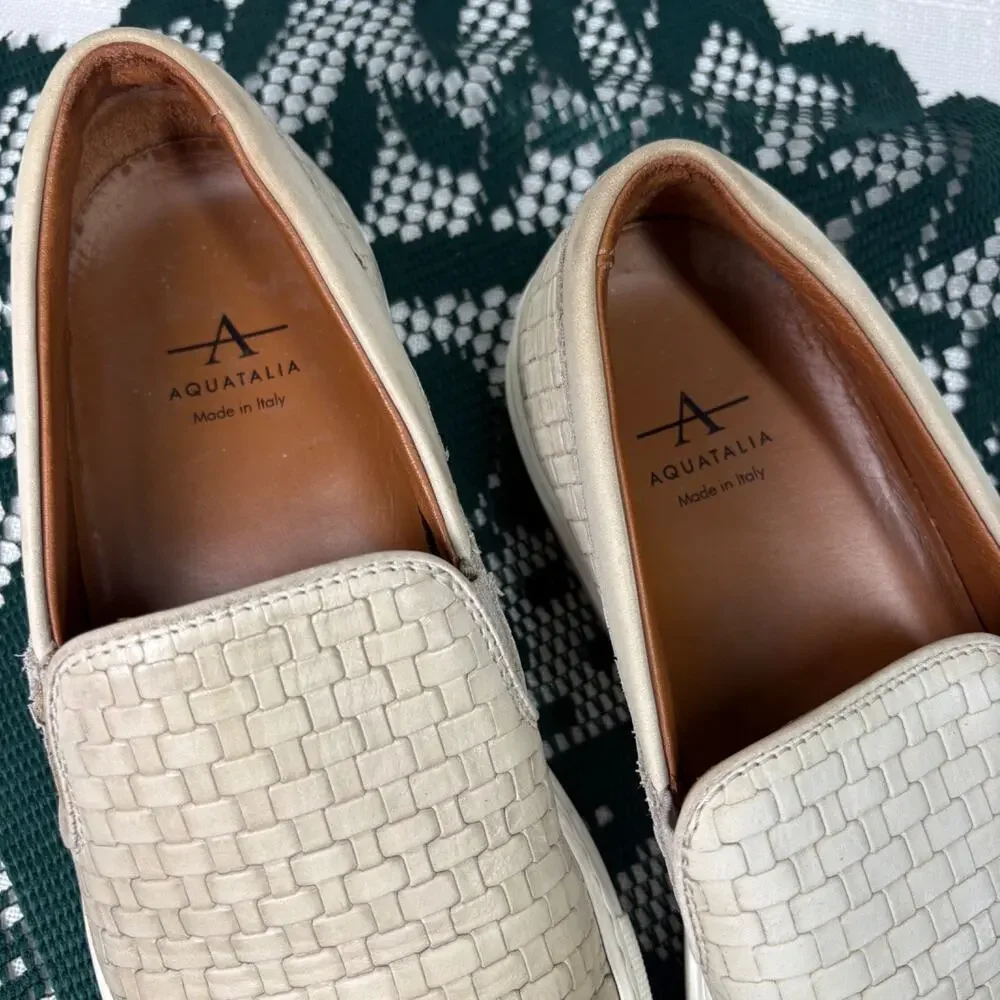 Aquatalia ashlynn embossed