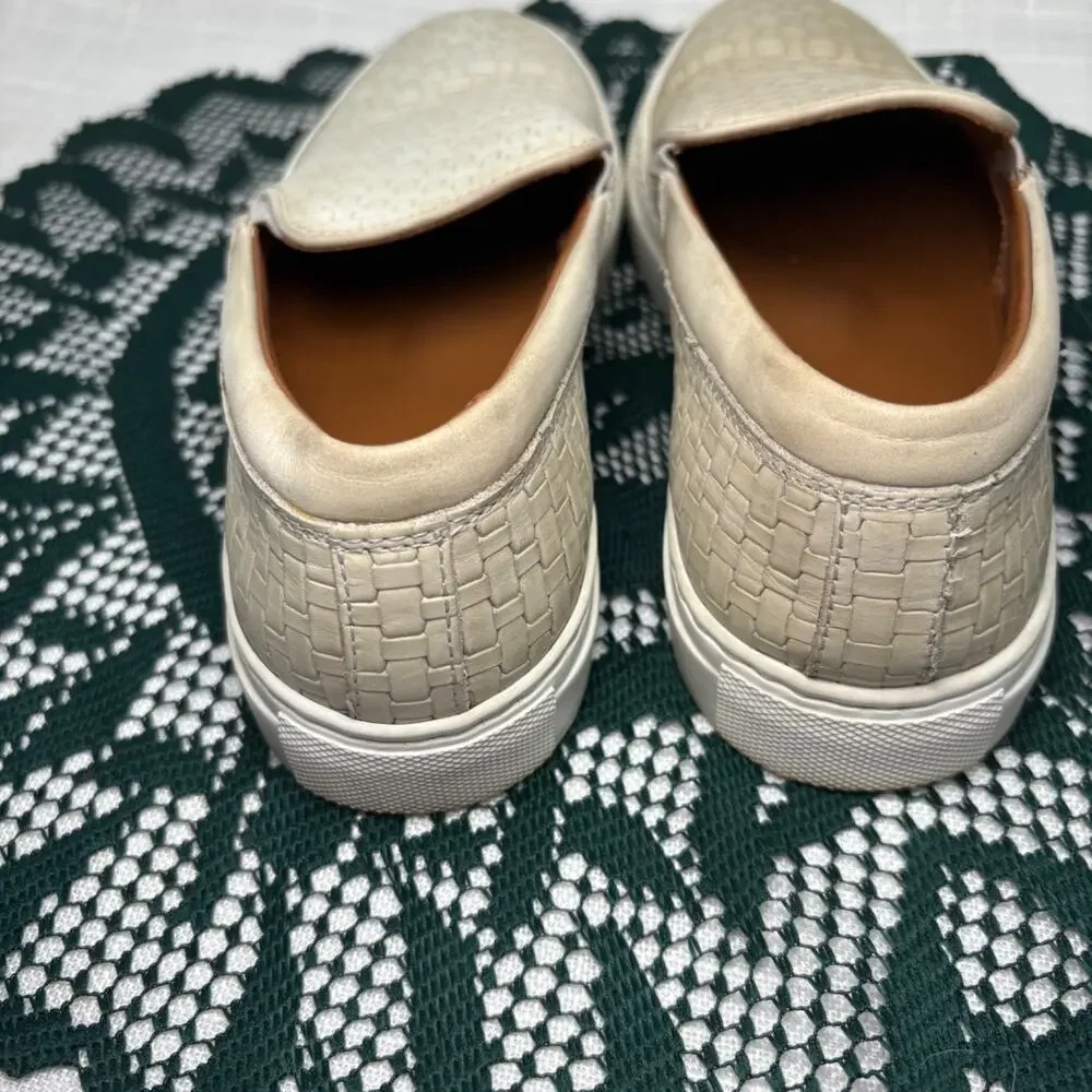 Aquatalia ashlynn embossed
