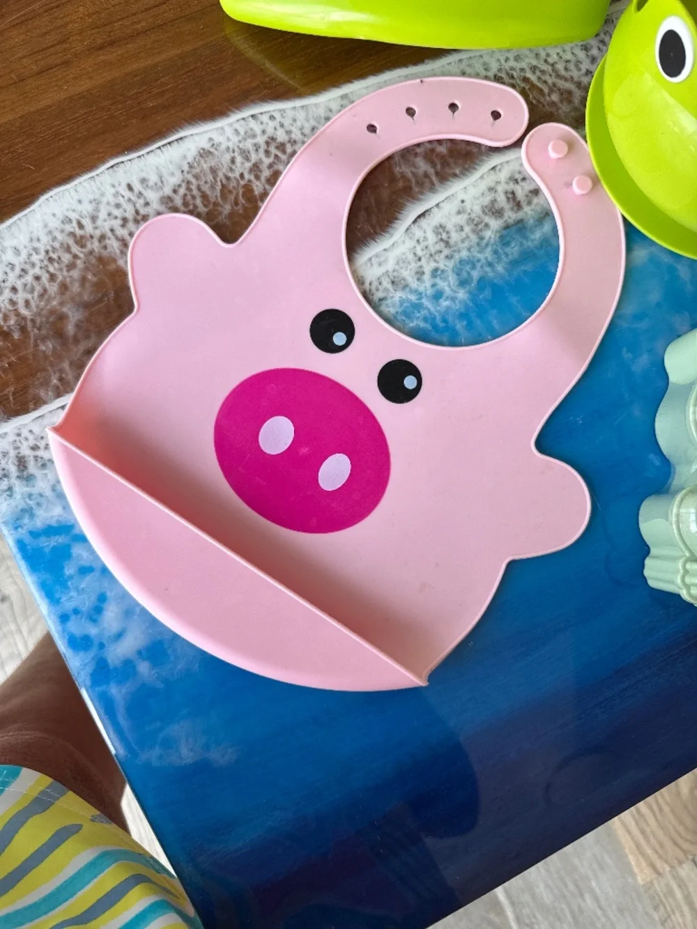 N/A rubber bibs