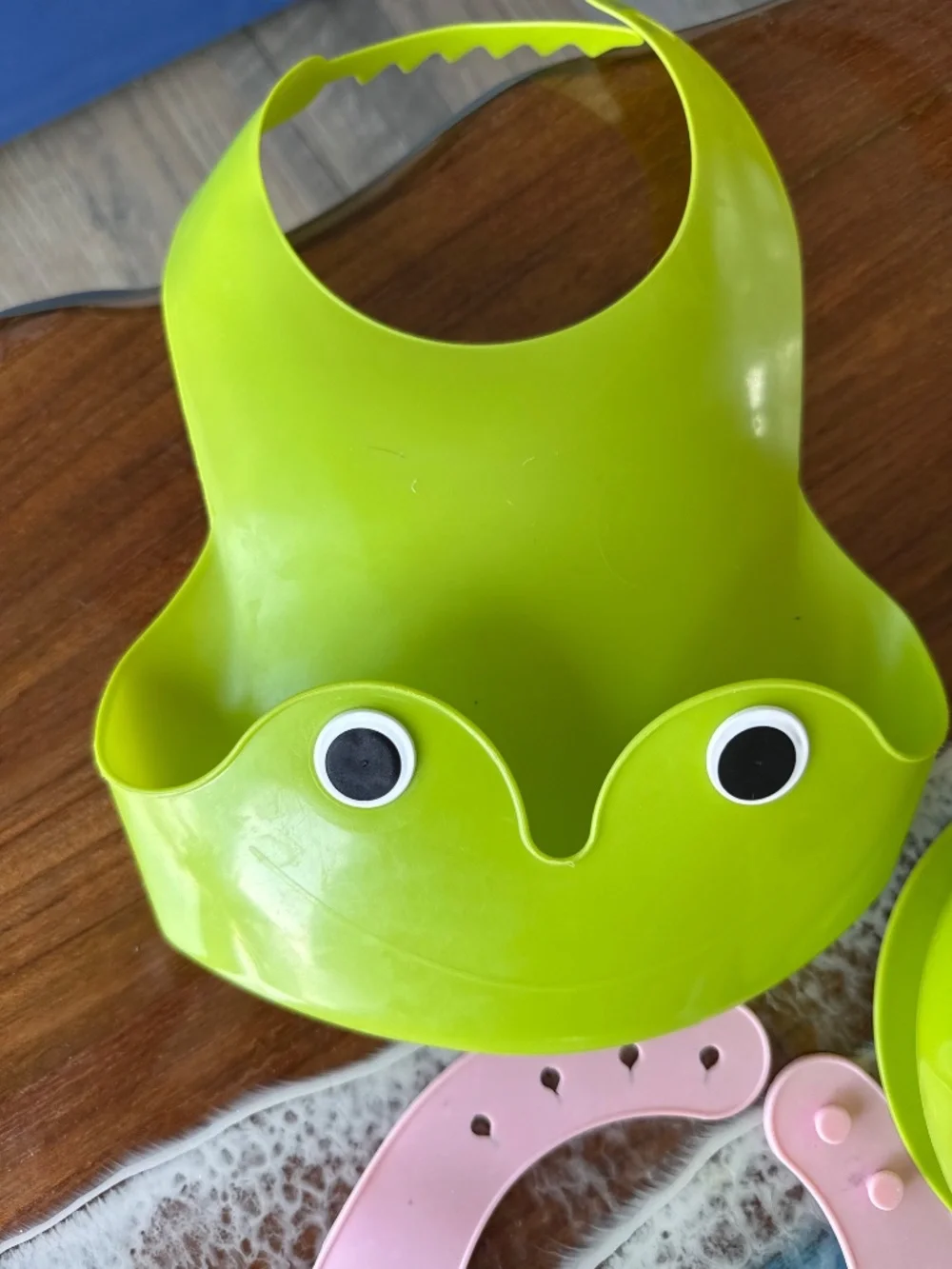 N/A rubber bibs