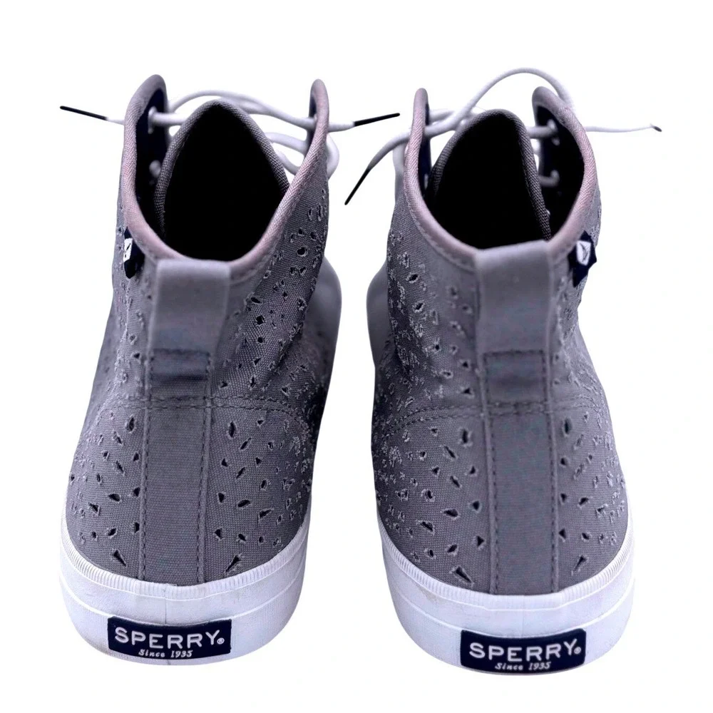 Sperry crest vibe