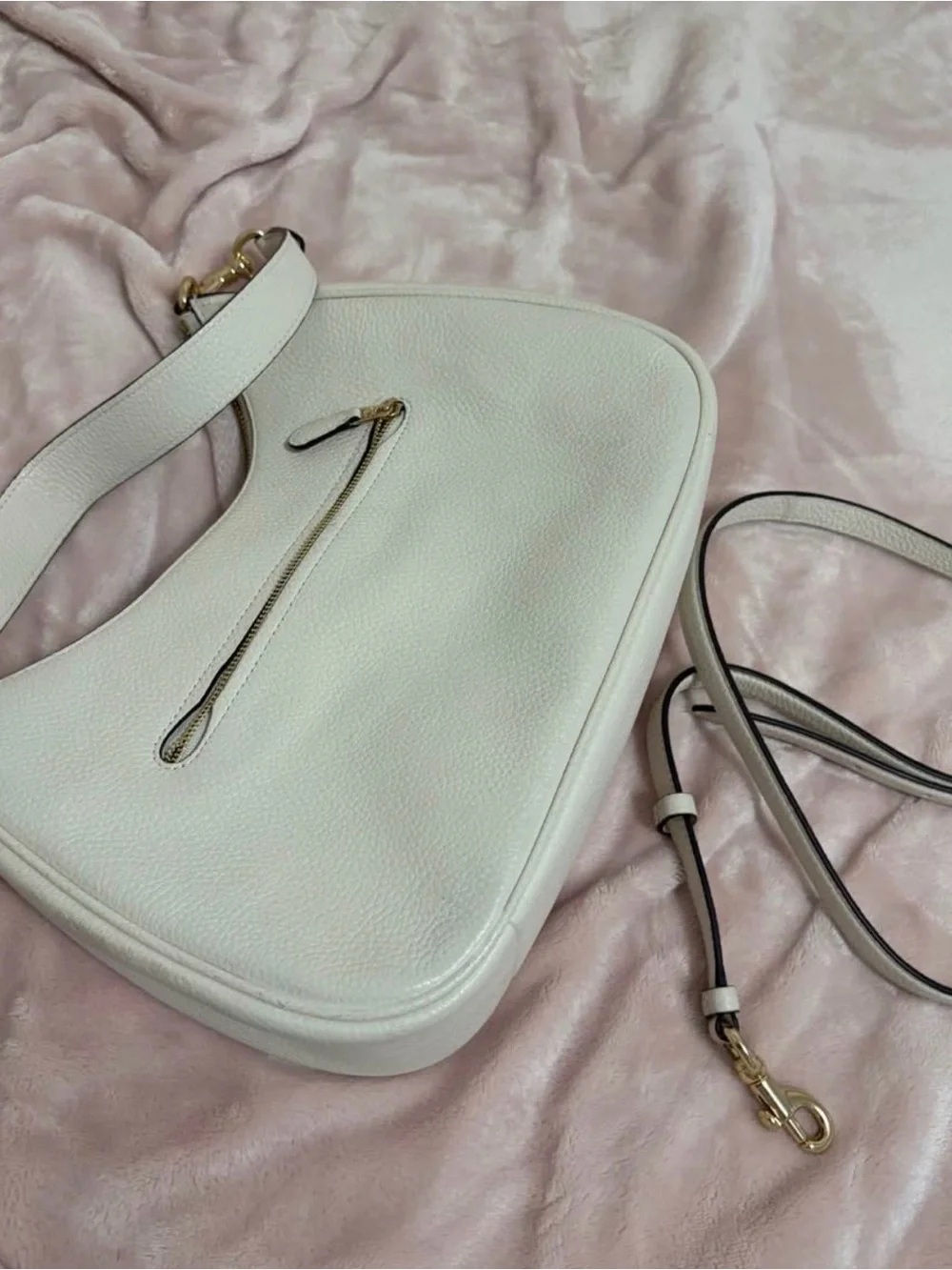 Coach hobo cream