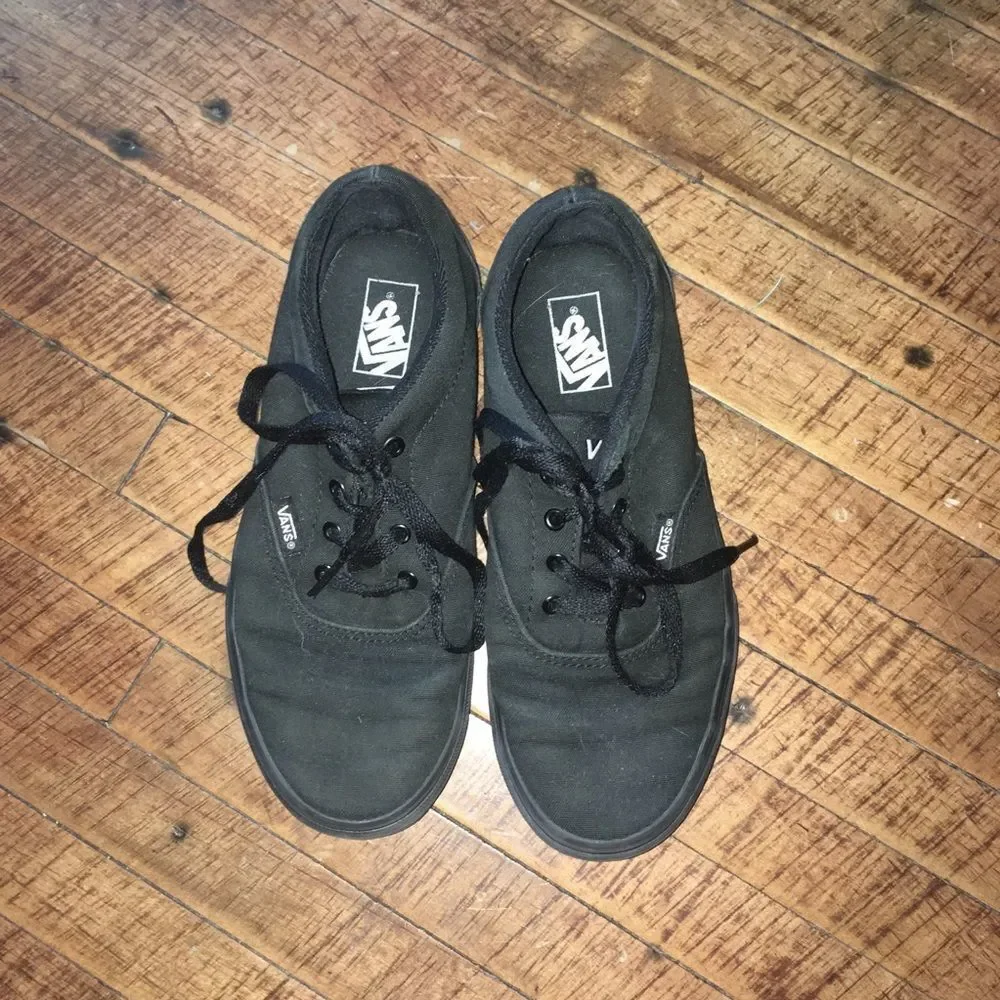 Solid youth Vans, size 4