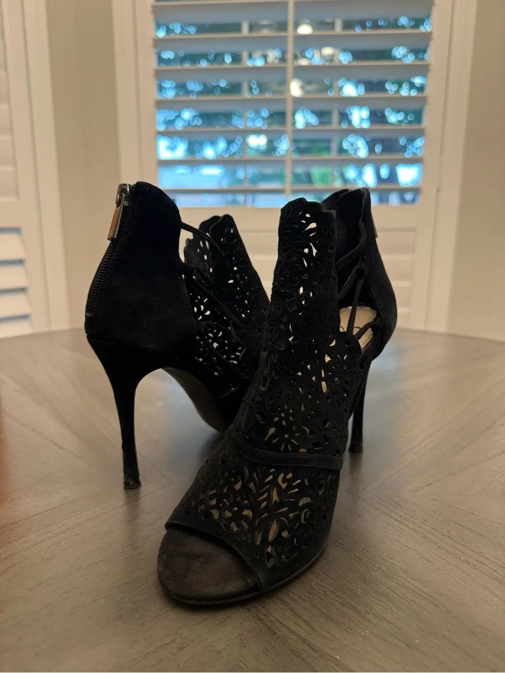 Jessica Simpson elegant black