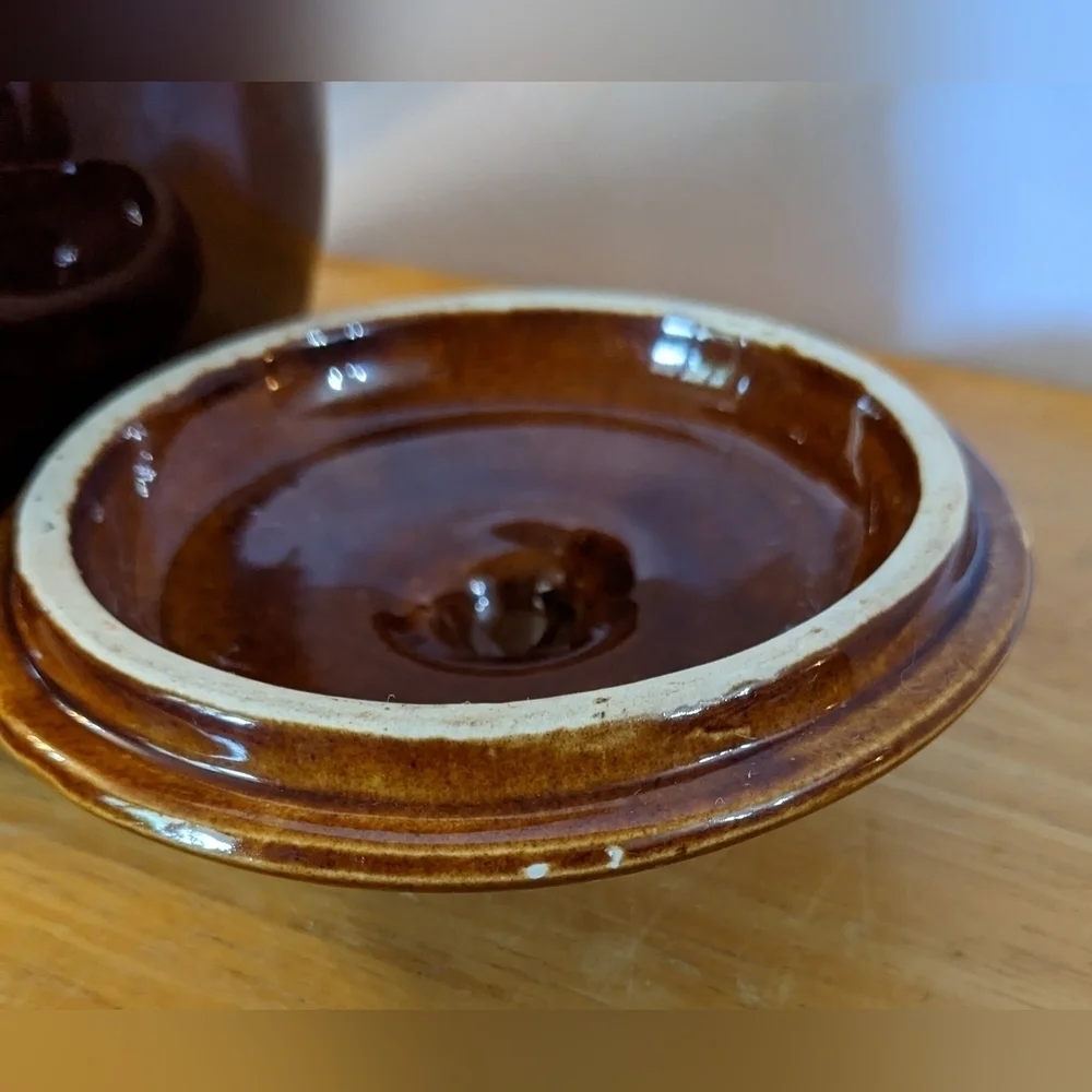 Hull Pottery Bean Pot with Lid, Vintage Hull Oven Proof USA Brown Drip, T9MIS