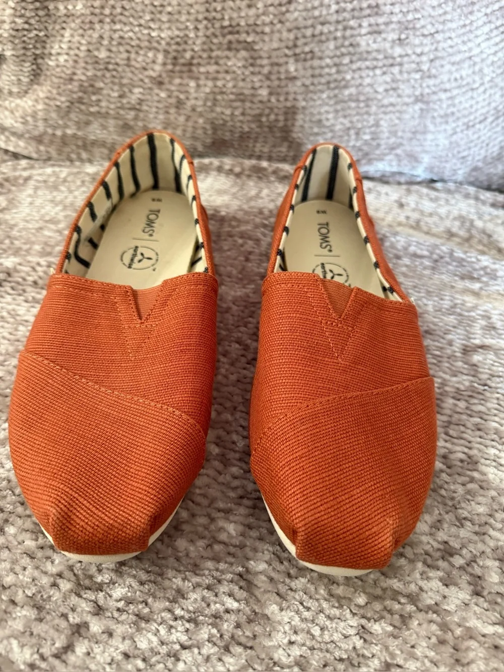 Tom's Women's Canvas Flats Size 9 Burnt Orange.