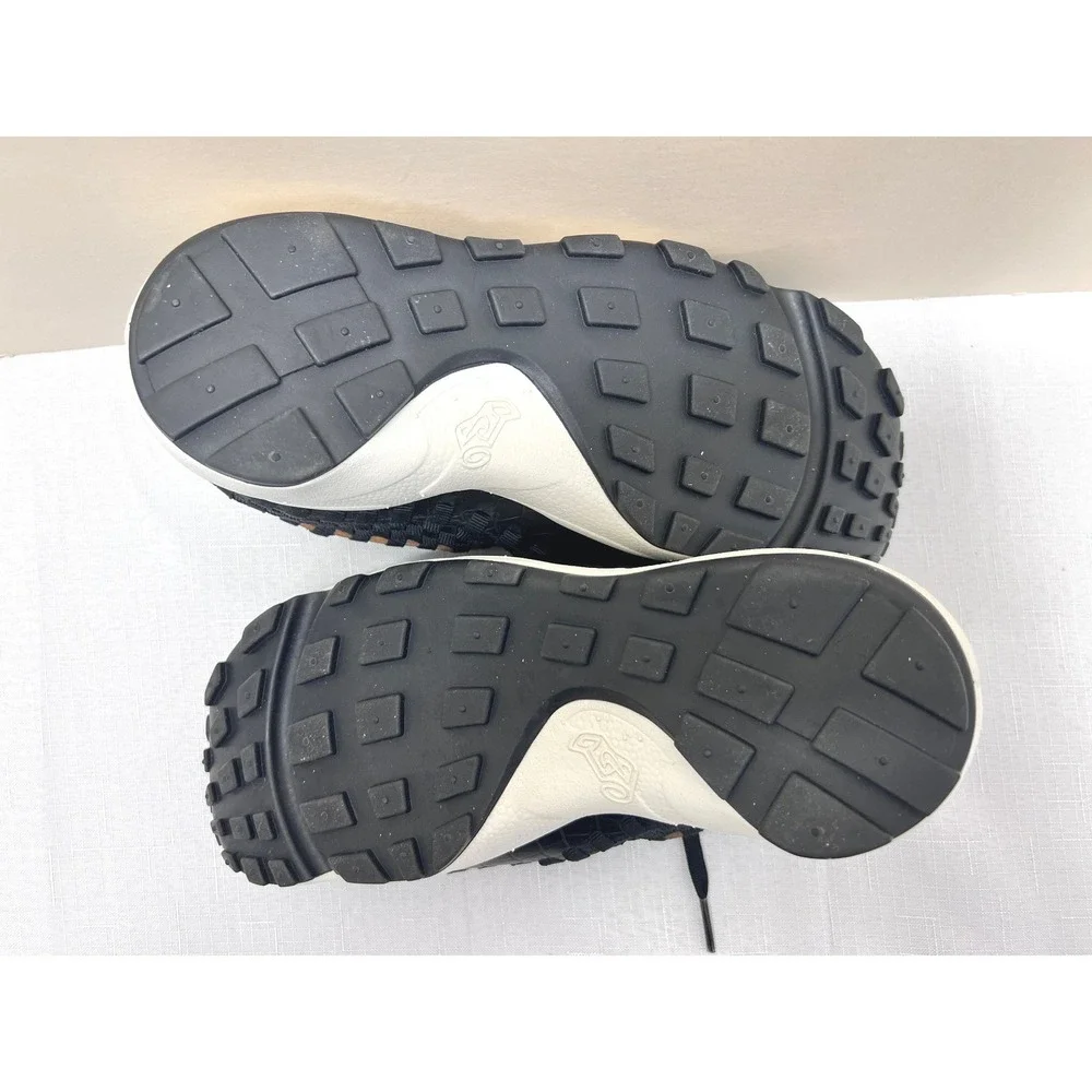 Nike Air Footscape Woven Sneakers Womens 8 Black NWOT Croc Embossed Leather