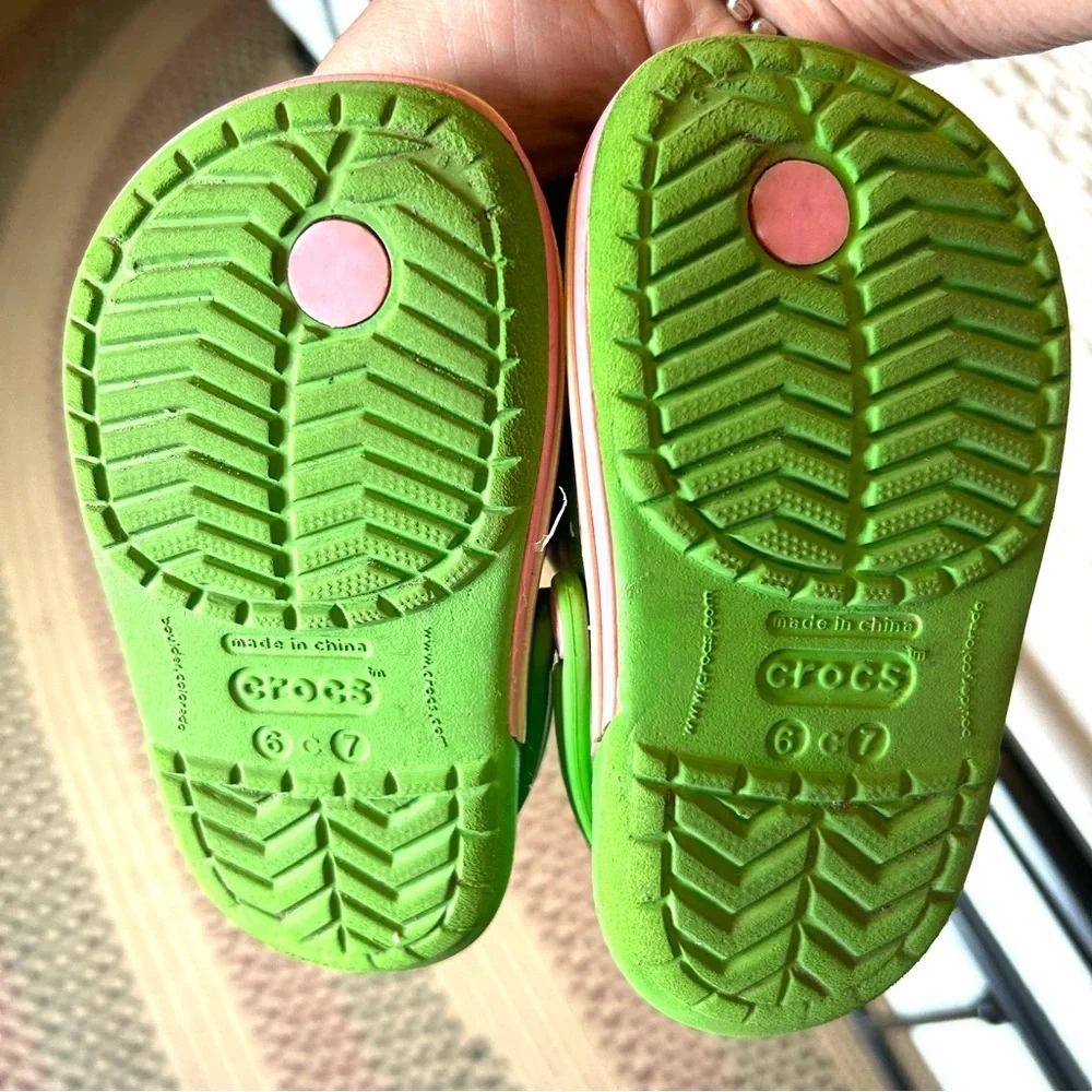 CROCS Maryjane Thong Child’s Sandals. Size 6/7.