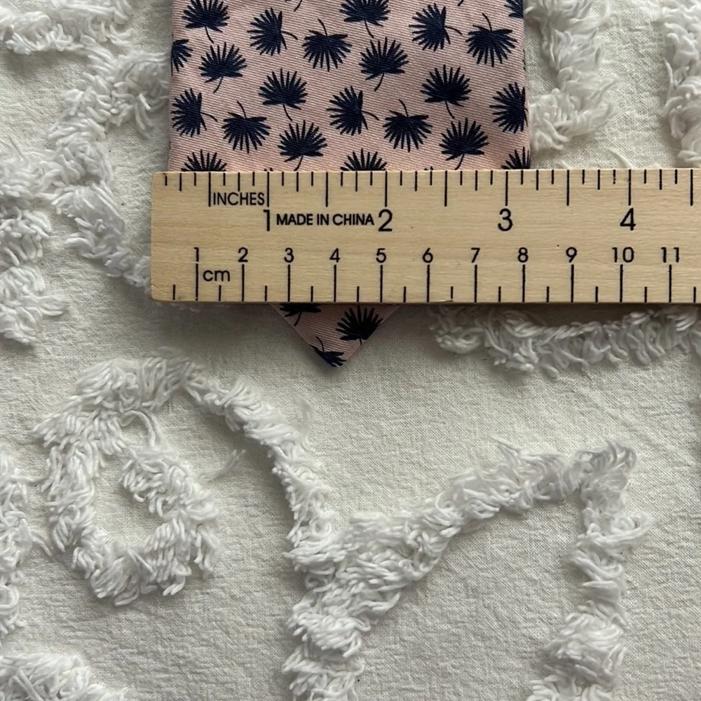 Boss patterned cotton tie, pink and dark blue.