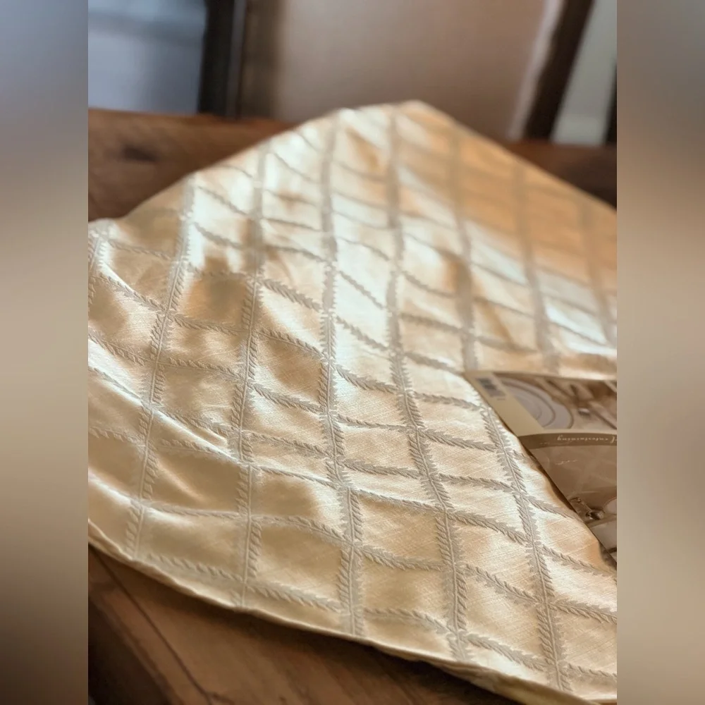 Lenox subtle sheen