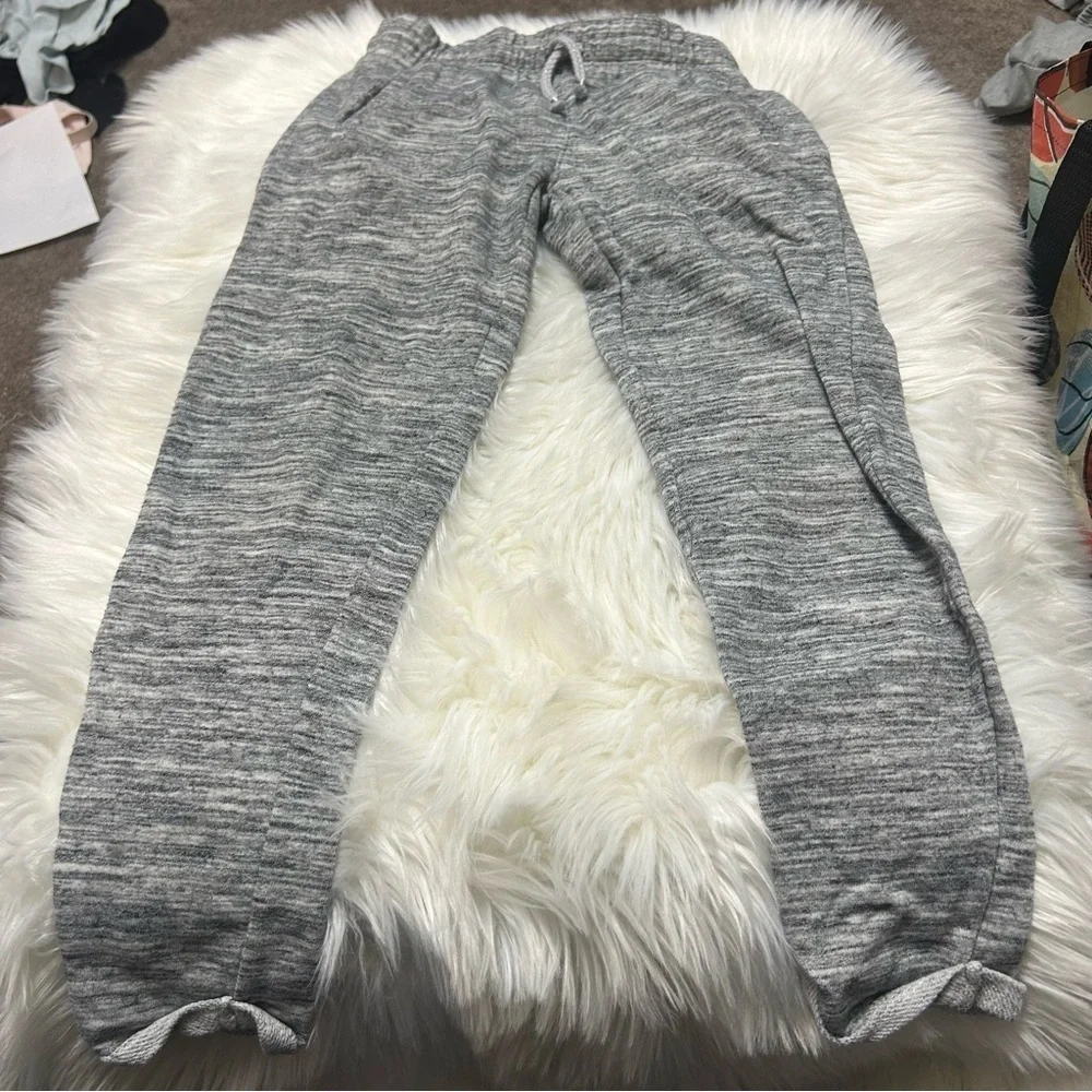 Size Large Girls Old Navy Gray Joggers E2