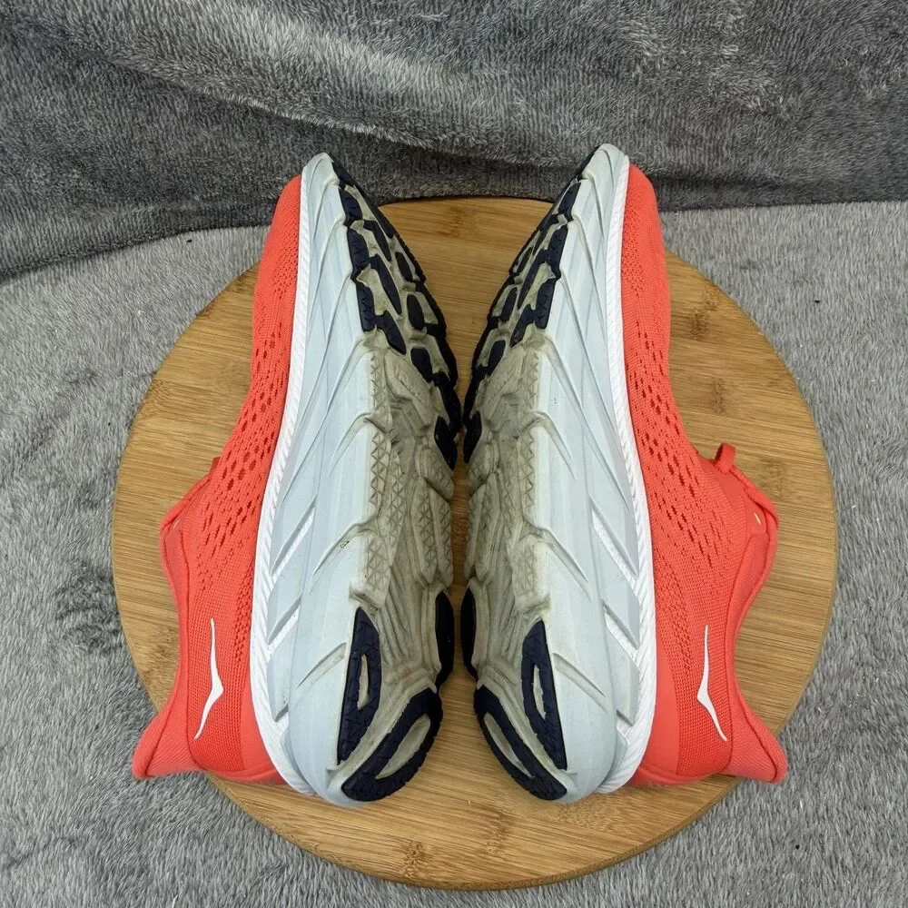 Hoka One One hoka one