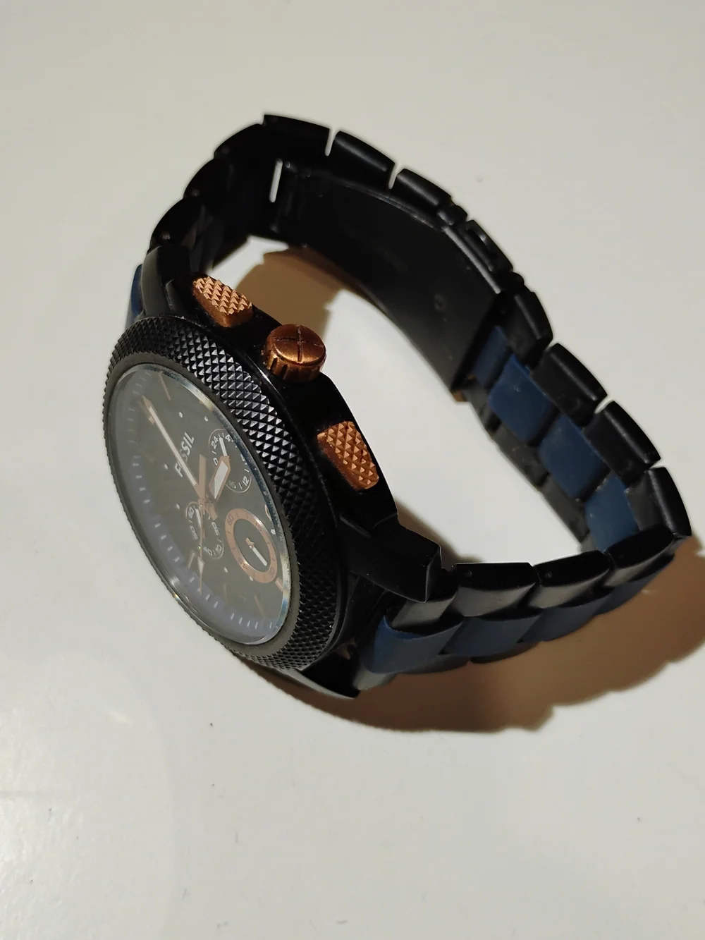 Fossil stylish wristwatch