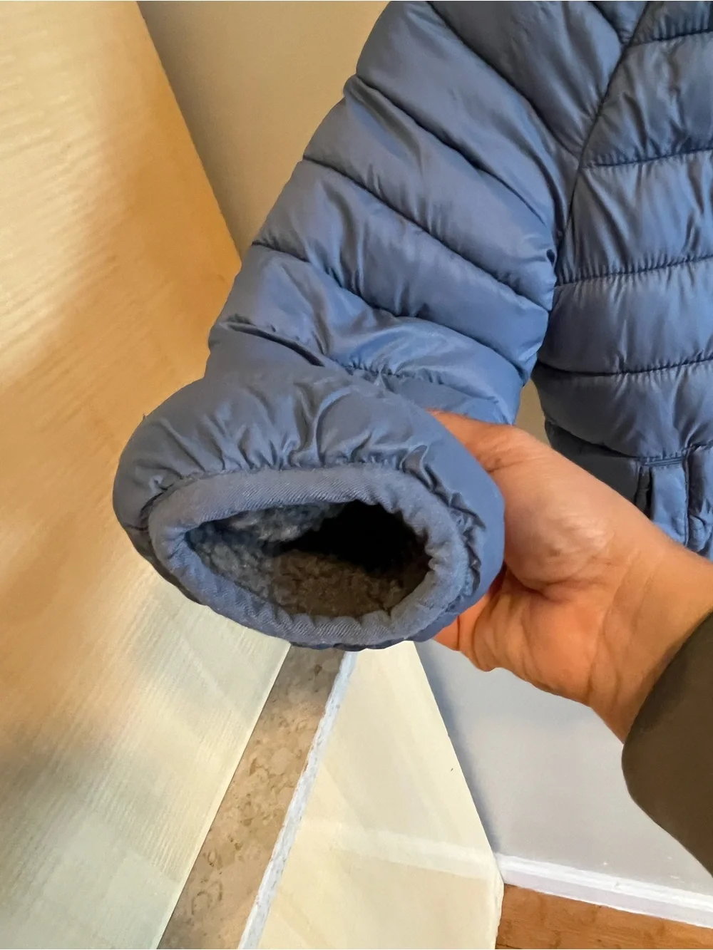 GAP cold blue quilted