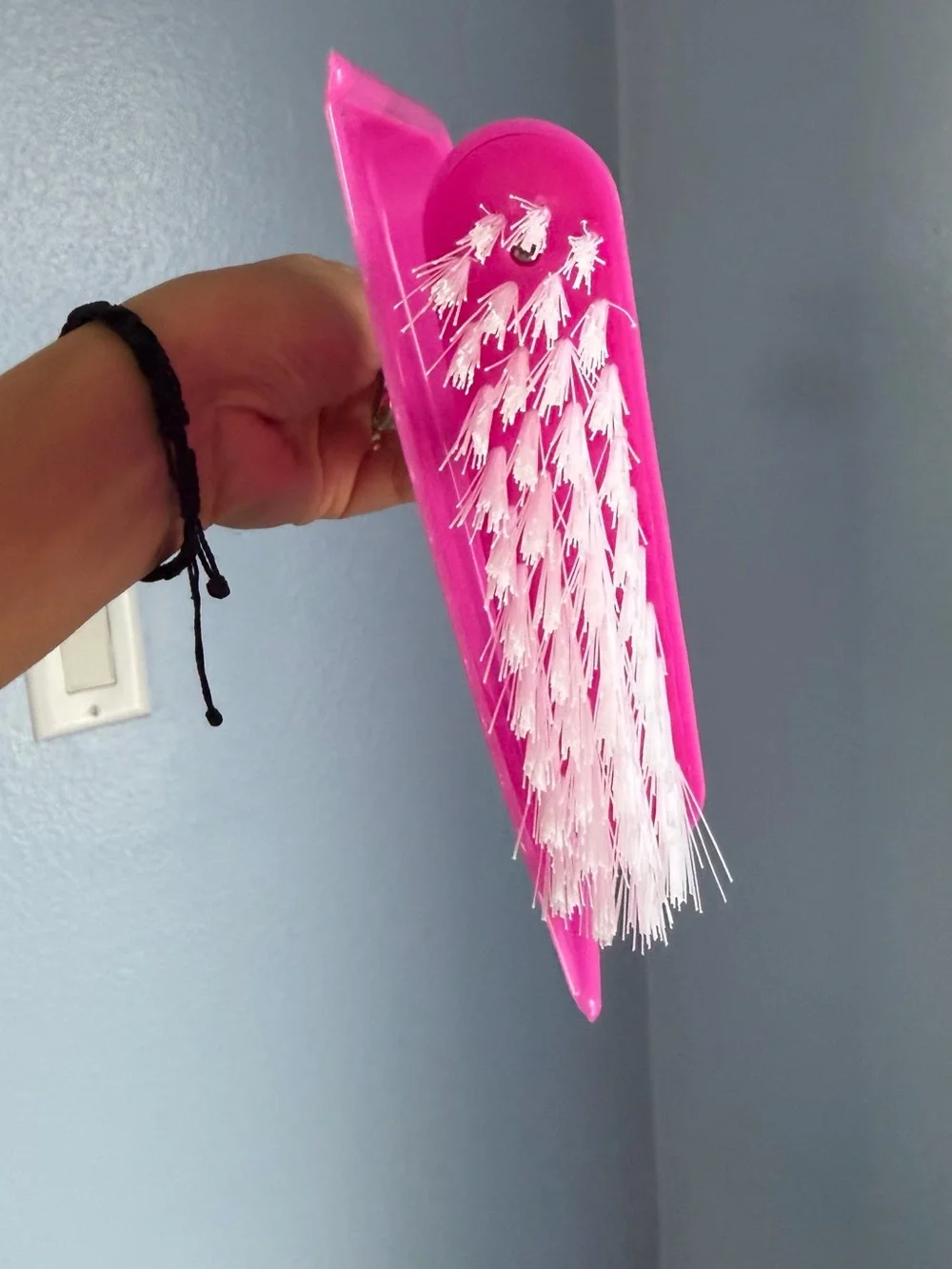 Kid’s cleaning pretend toy Dustpan & Broom Set in Bright Pink