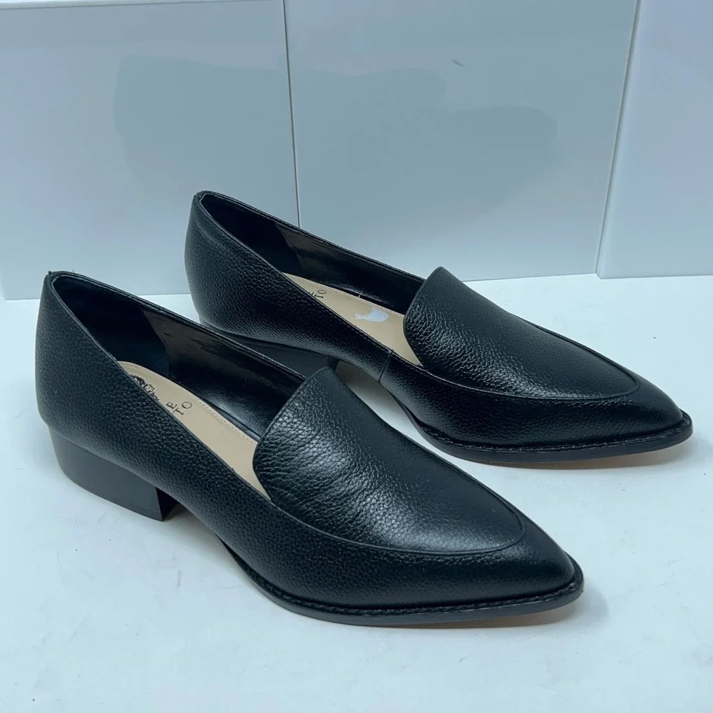 Vince Camuto Womens 7M Black Leather Pointed Stacked Heel Becarda Loafer NWOB