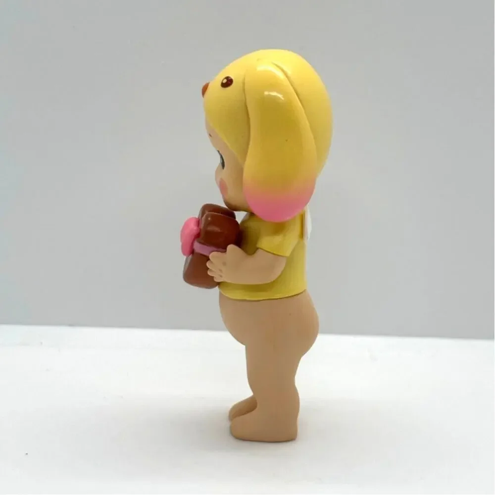 New Unbranded Collectible Mini Figure, Lop Rabbit & Chocolate Heart, Open Box