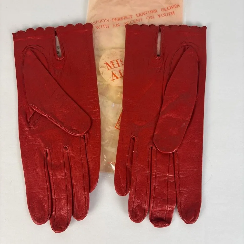 VTG Miss Aris Women's Red Leather Gloves Size 7 1/2 7.5 Wrist Length
