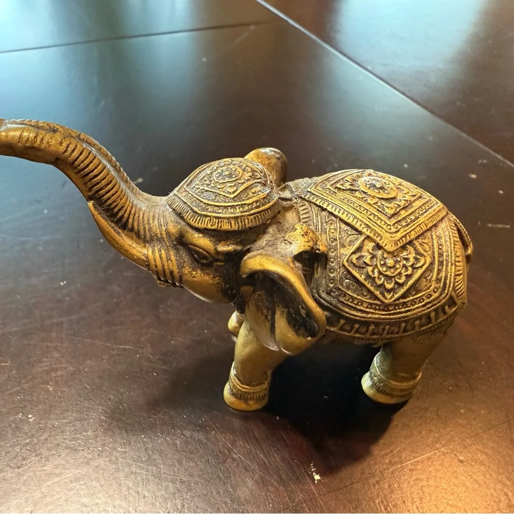 Ornate Asian Small Bronze‎ color Elephant Figurine