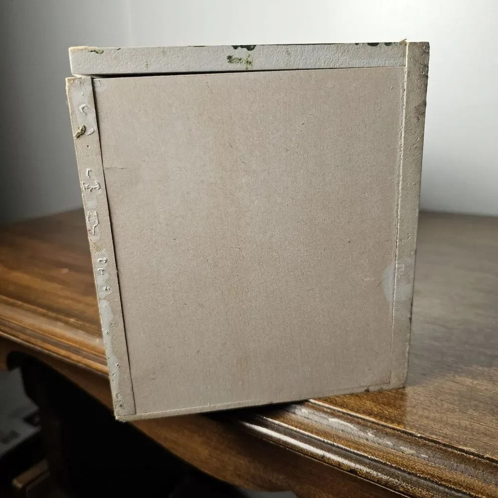 Unbranded charming vintage